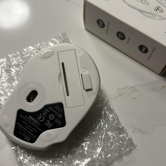 NWOT- VicTsing Wireless Silver-Gray and White Portable Mouse with USB Receiver - Picture 8 of 13